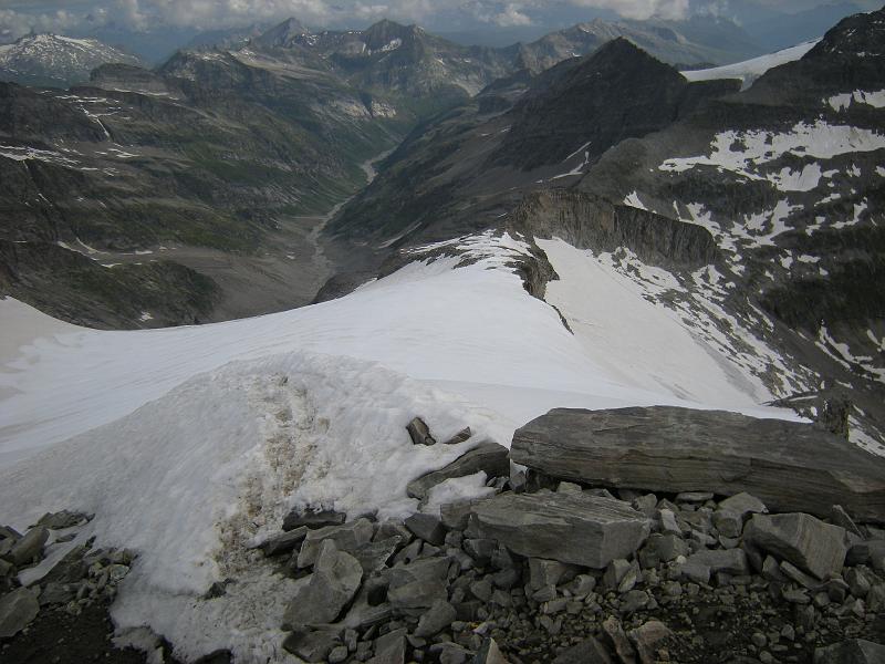 20080726_adula 028.jpg - View to the path down. We have to go across the glacier to the small ridge to the right.
